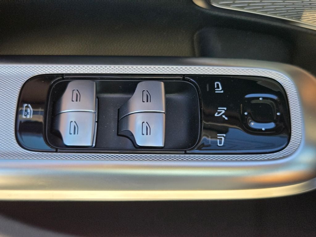 2026 Mercedes-Benz E-Class E350 - Photo 15
