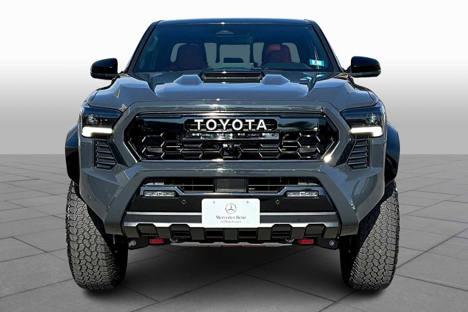 2025 Toyota Tacoma TRD Pro Double Cab photo 2