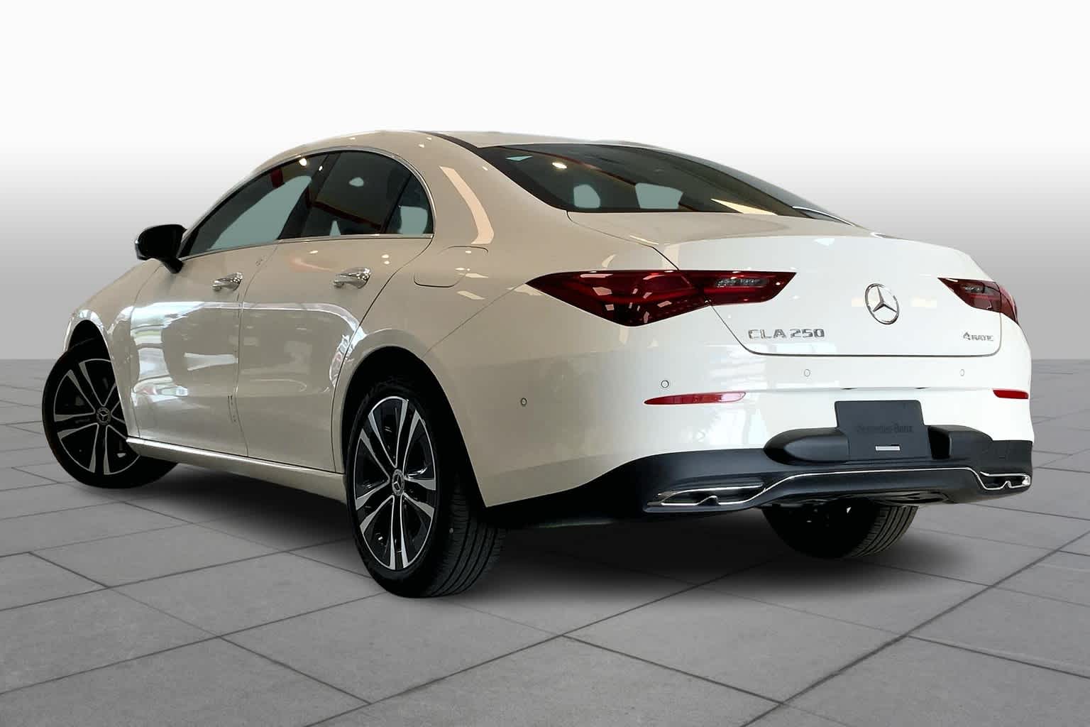 2025 Mercedes Benz CLA 250 4MATIC photo 4