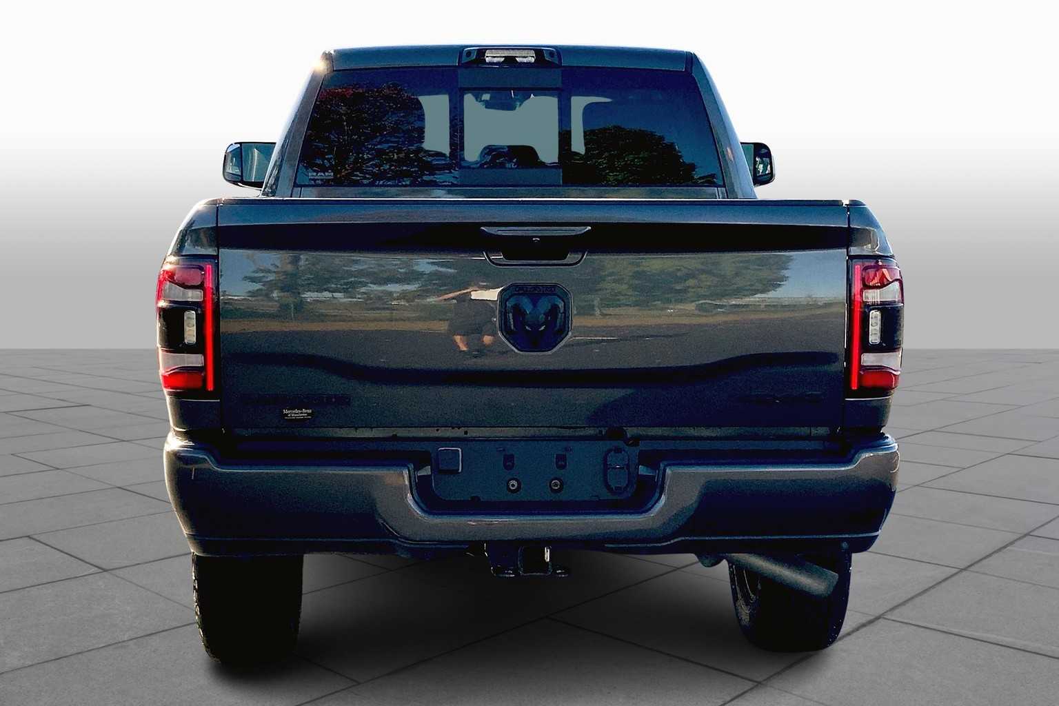 2022 Ram 2500 Laramie photo 3