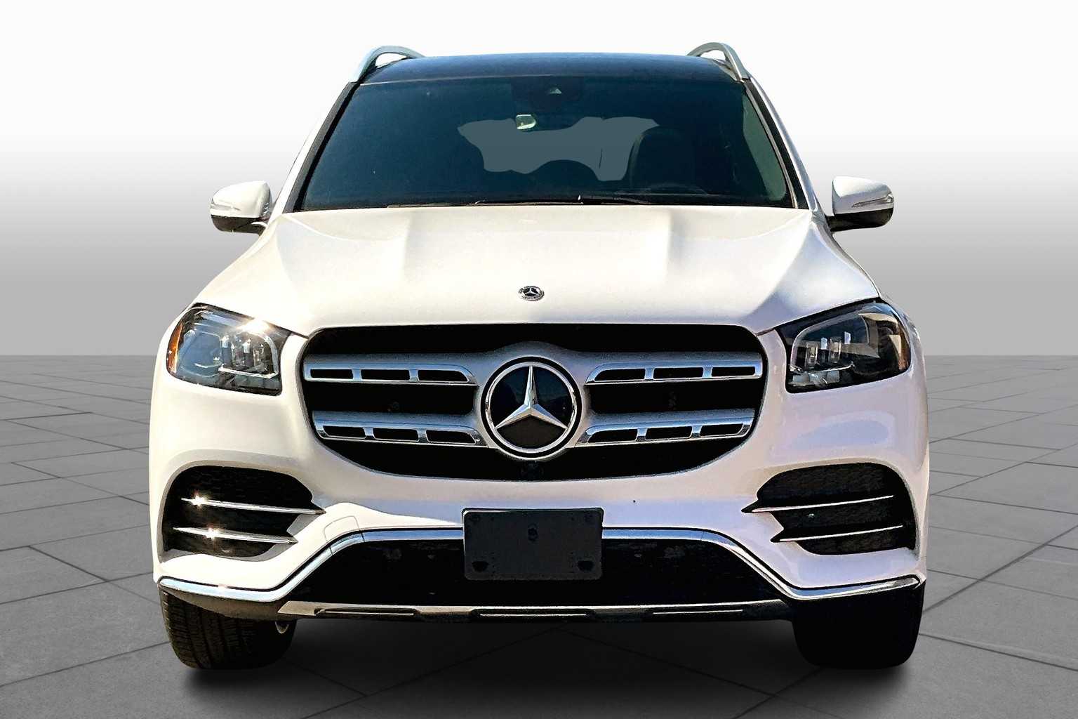 2023 Mercedes Benz GLS 450 4MATIC photo 3