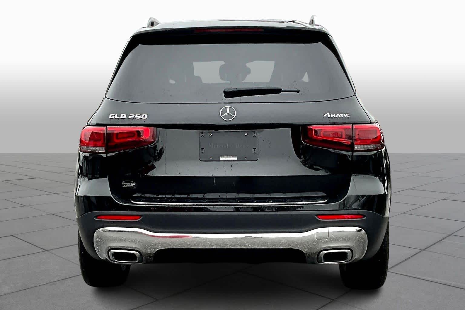 2023 Mercedes Benz GLB 250 4MATIC photo 4