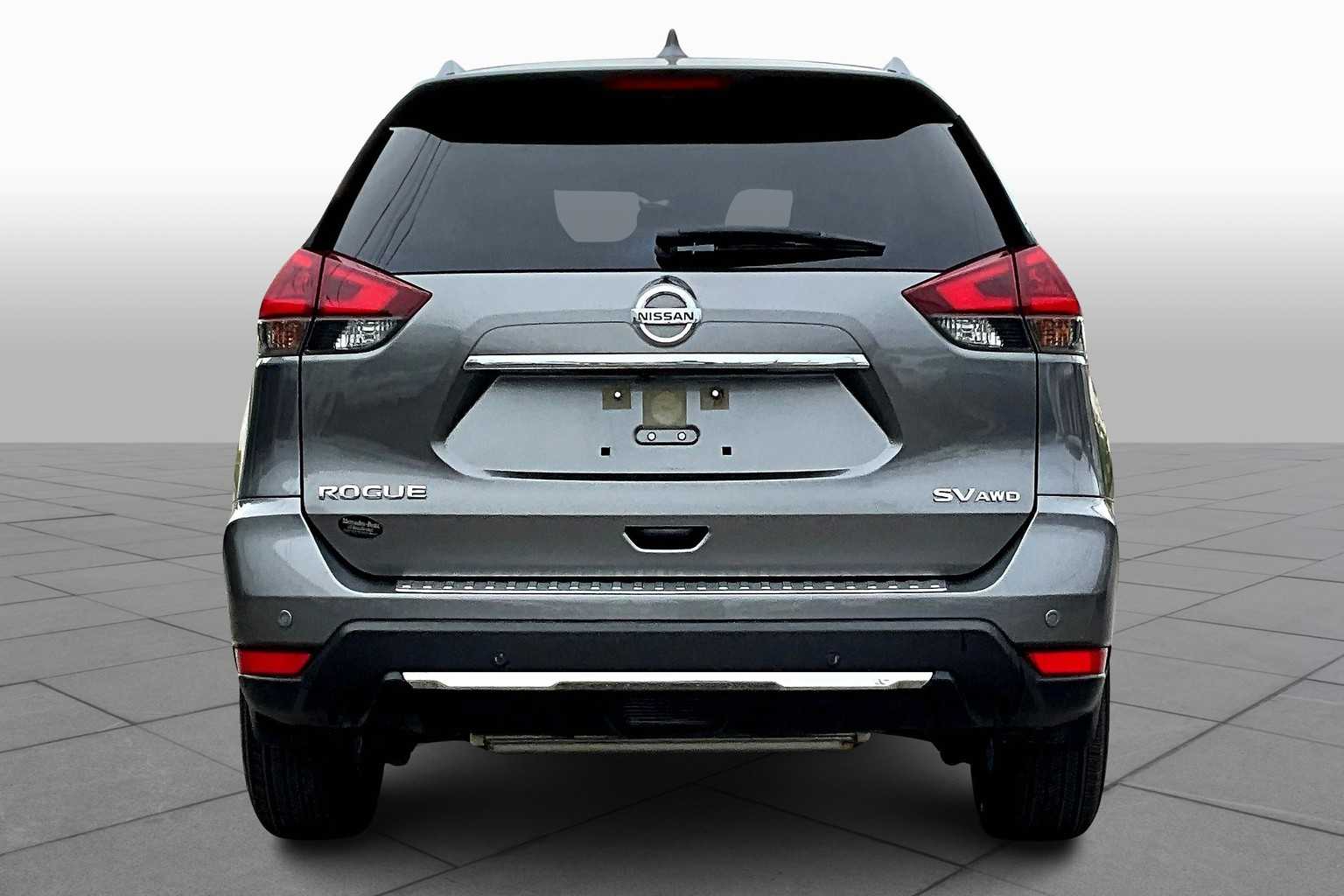 2020 Nissan Rogue SV photo 4