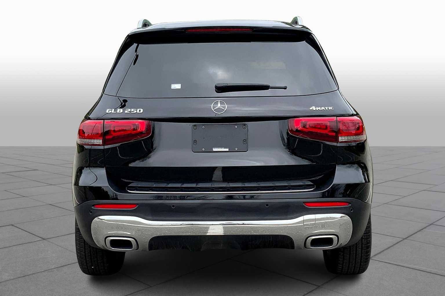2023 Mercedes Benz GLB 250 4MATIC photo 4