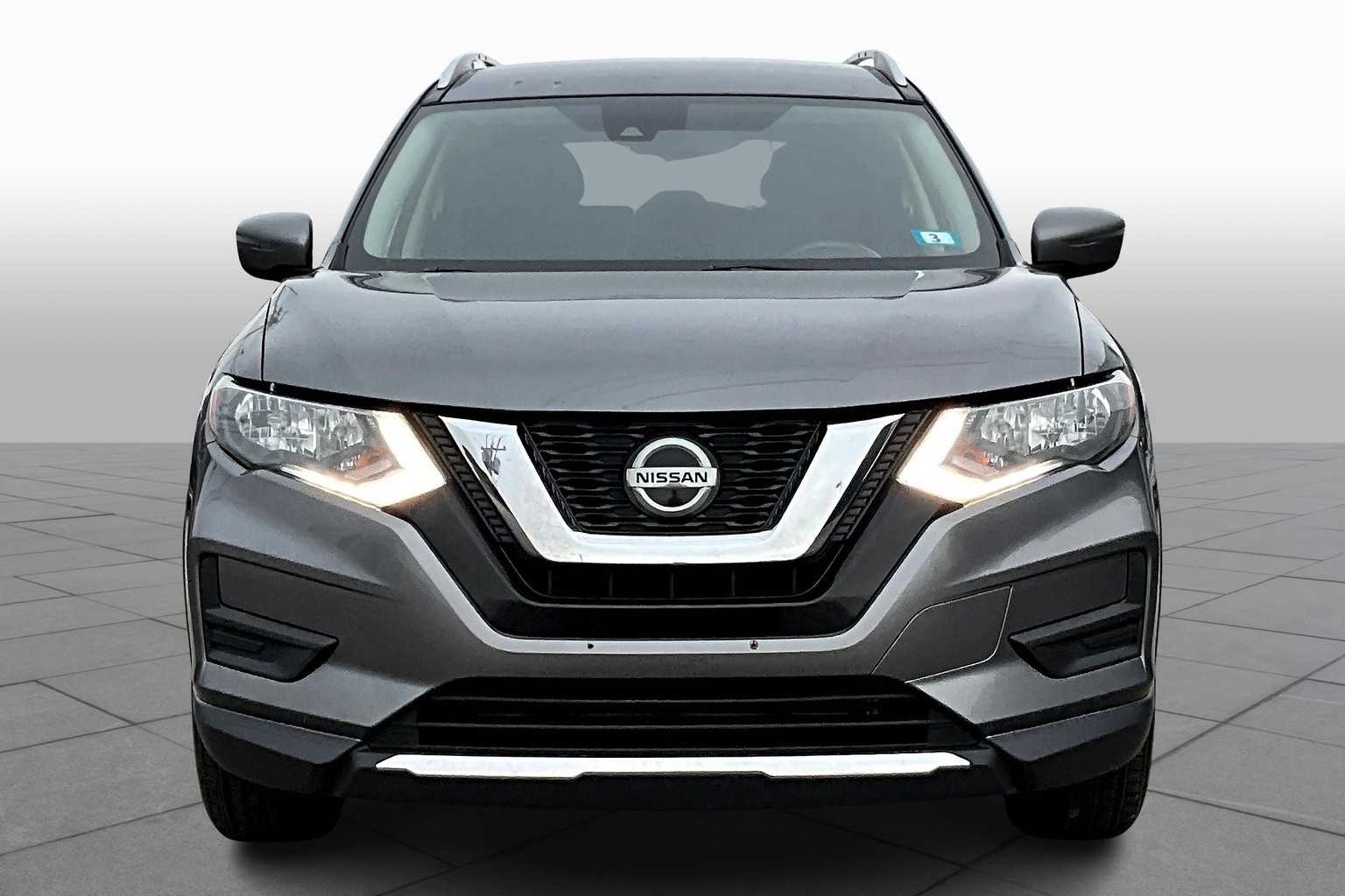 2020 Nissan Rogue SV photo 3