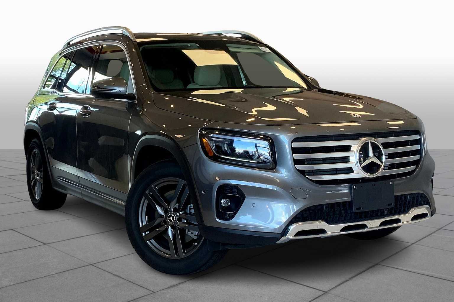 2025 Mercedes Benz GLB 250 4MATIC photo 2