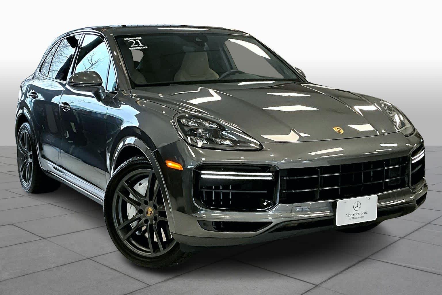 2021 Porsche Cayenne Turbo photo 2