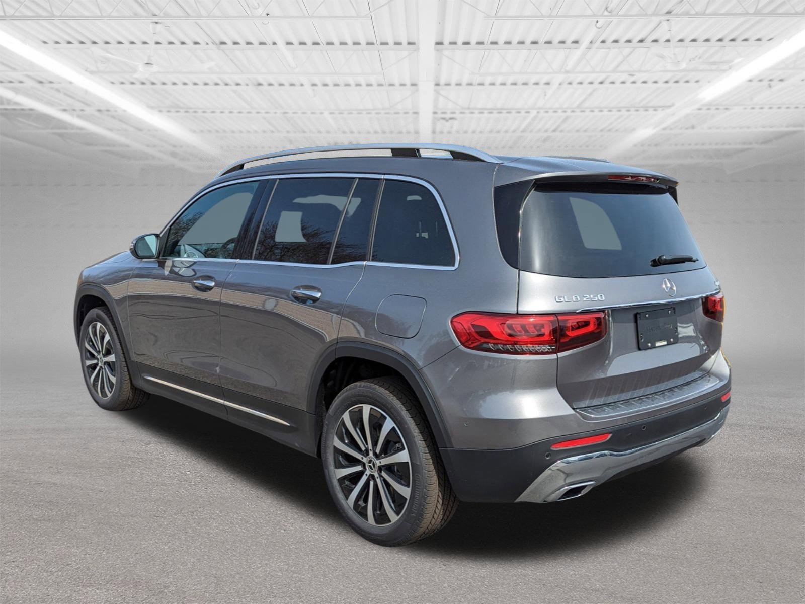 2023 Mercedes Benz GLB 250 4MATIC photo 4
