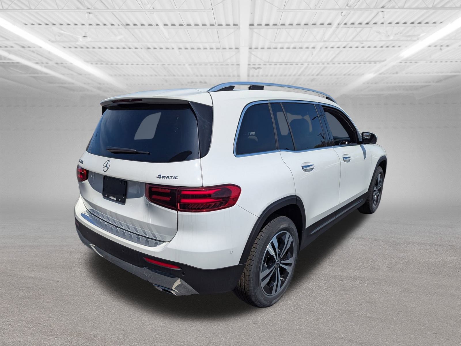 2025 Mercedes Benz GLB 250 4MATIC photo 2