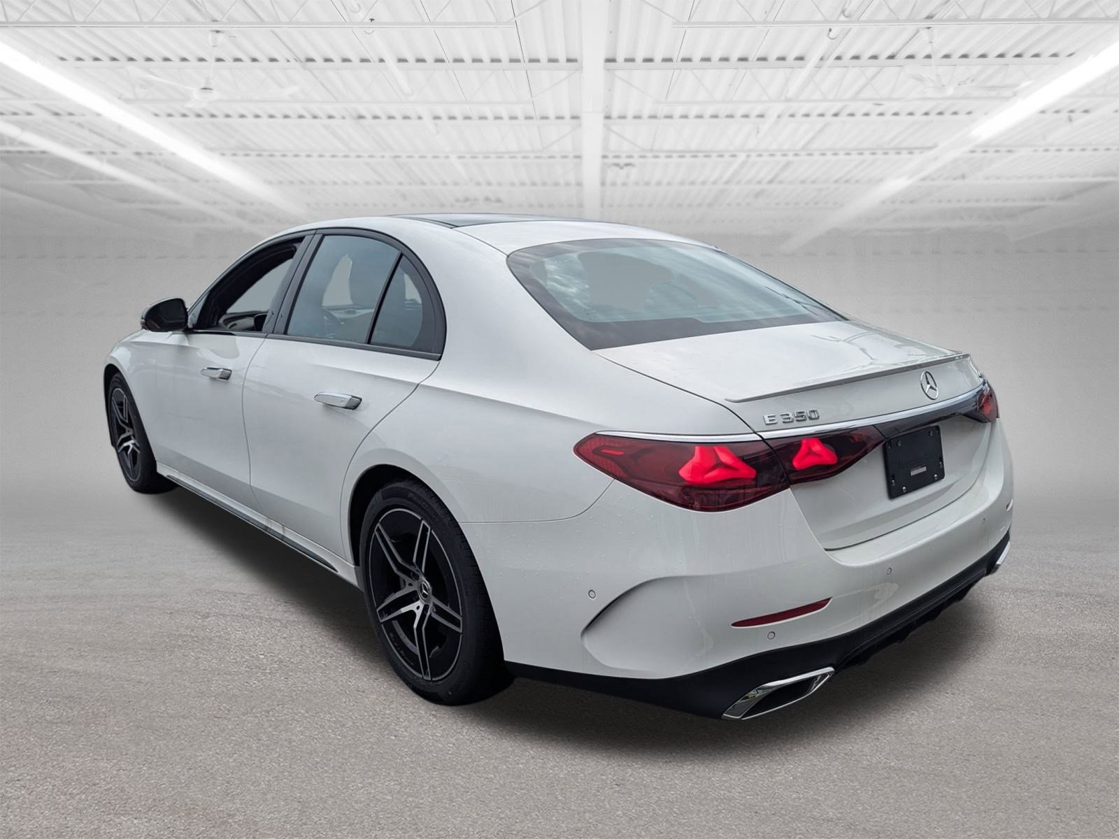 2025 Mercedes Benz E 350 4MATIC photo 4