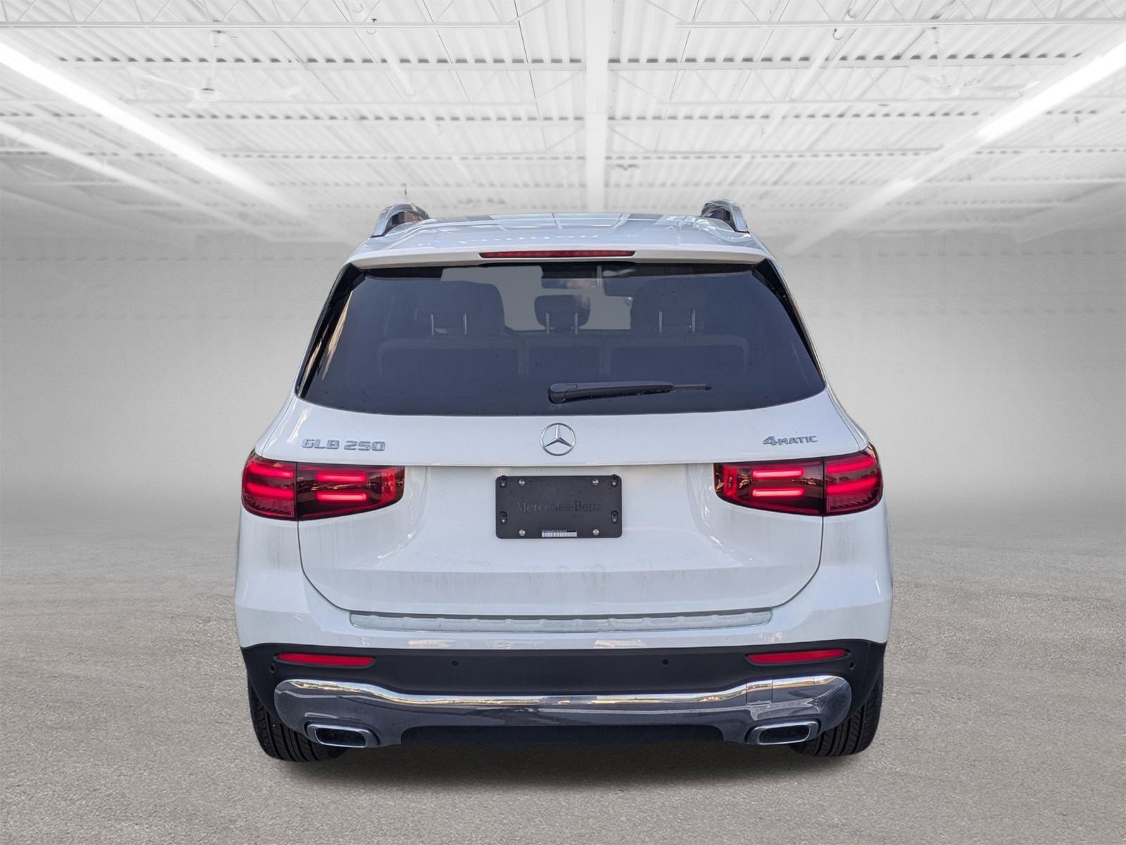 2025 Mercedes Benz GLB 250 4MATIC photo 3
