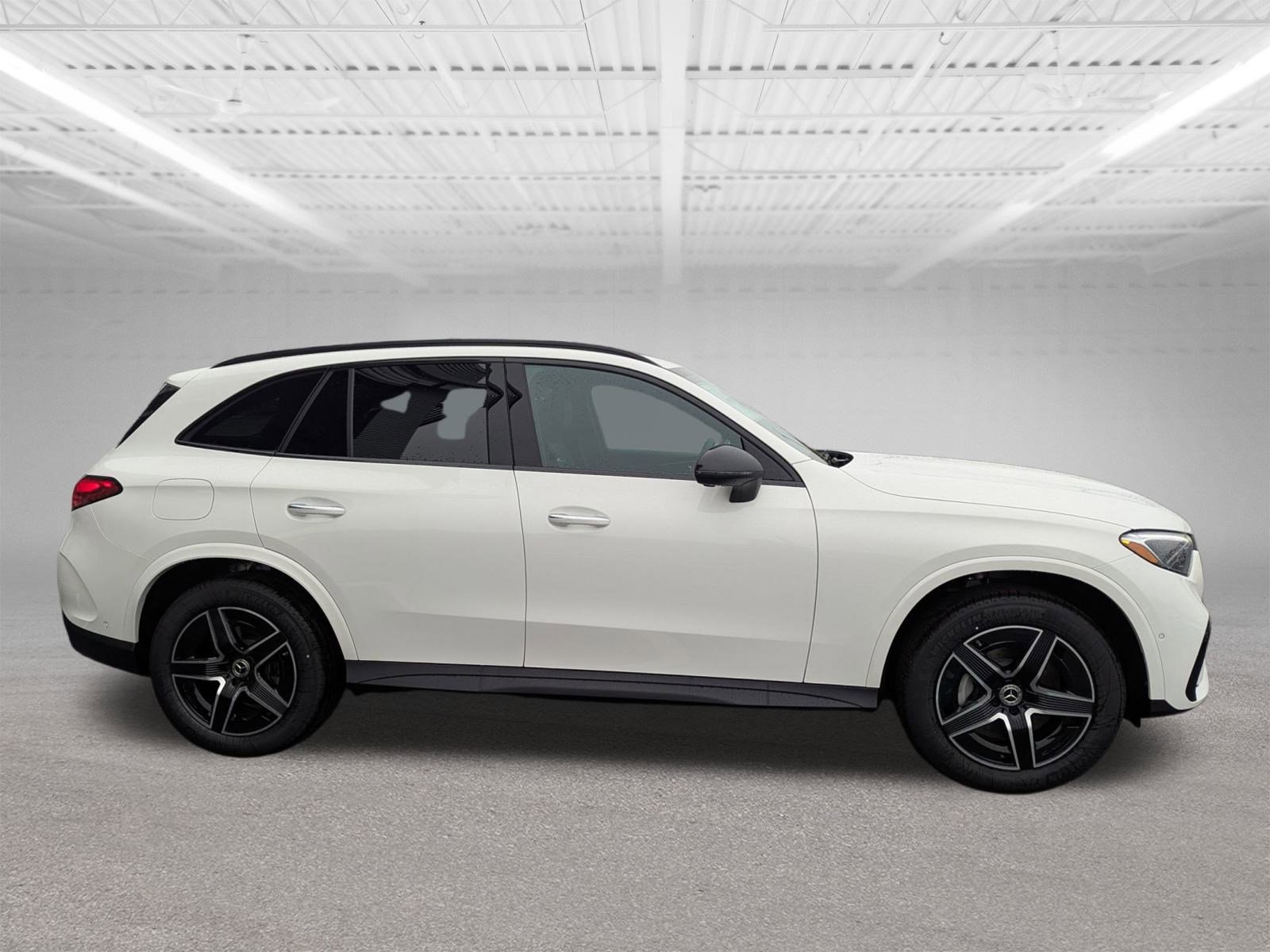 2025 Mercedes Benz GLC 300 4MATIC photo 2