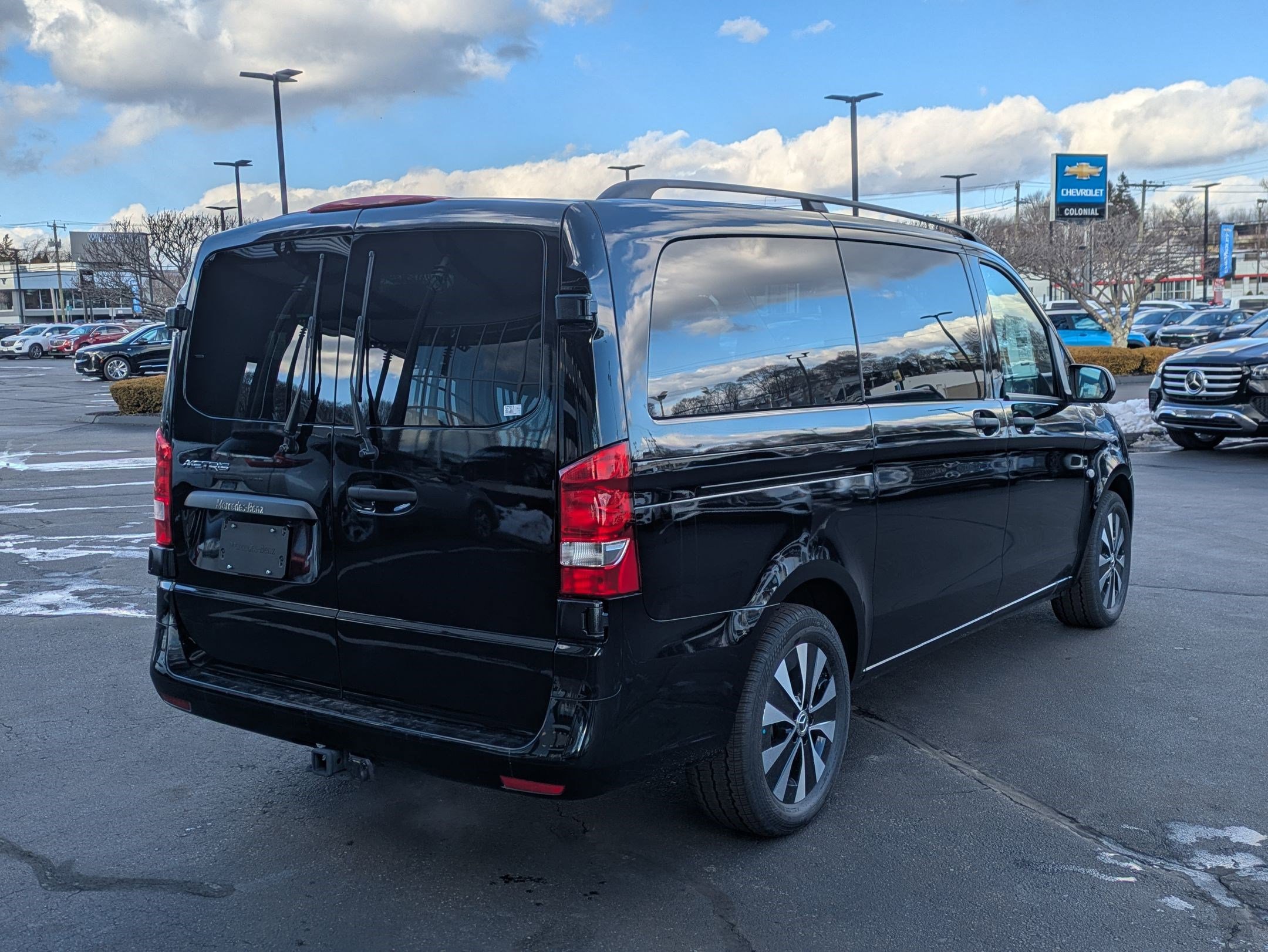 2023 Mercedes Benz Metris Passenger Van photo 3