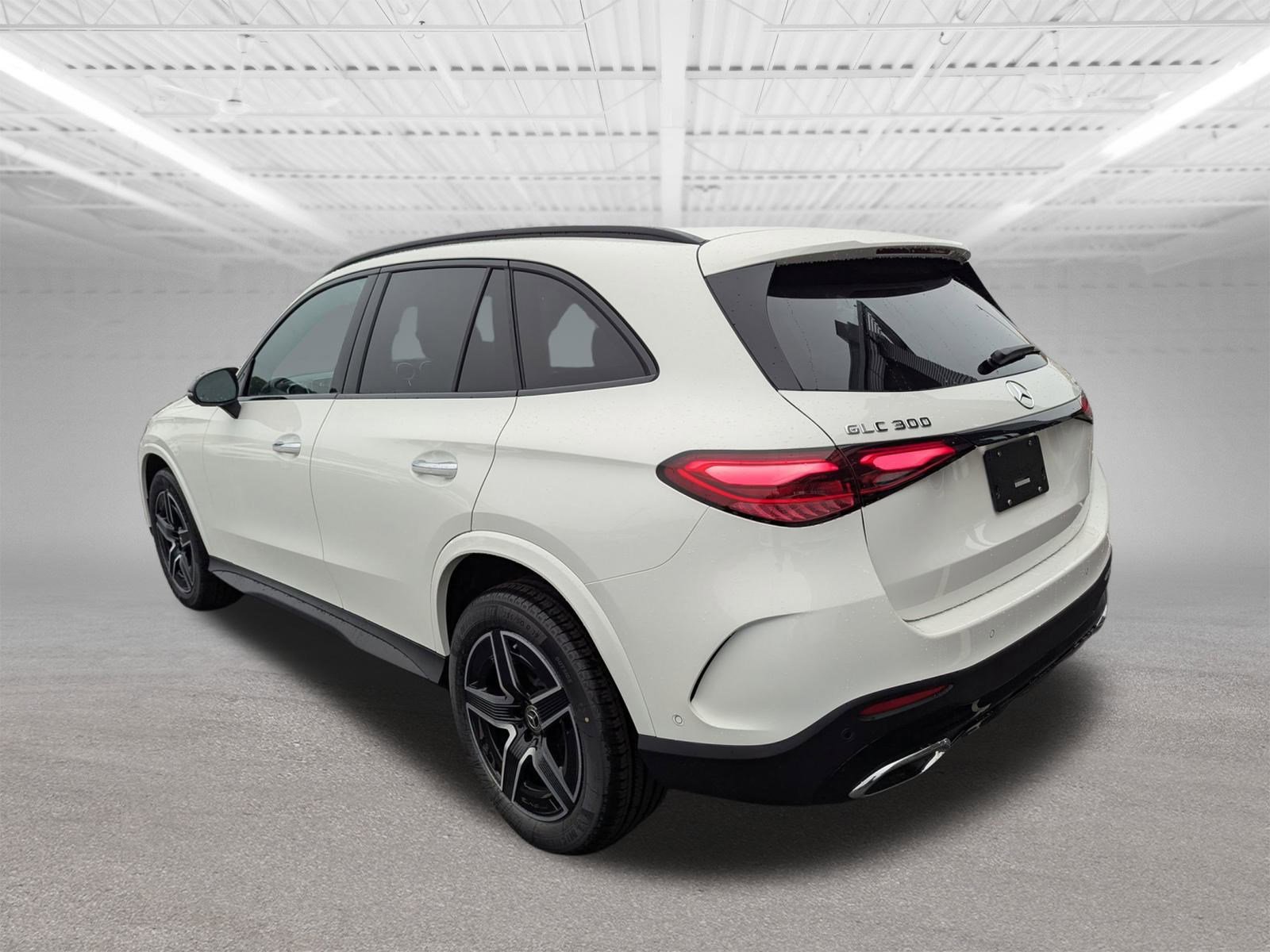 2025 Mercedes Benz GLC 300 4MATIC photo 4
