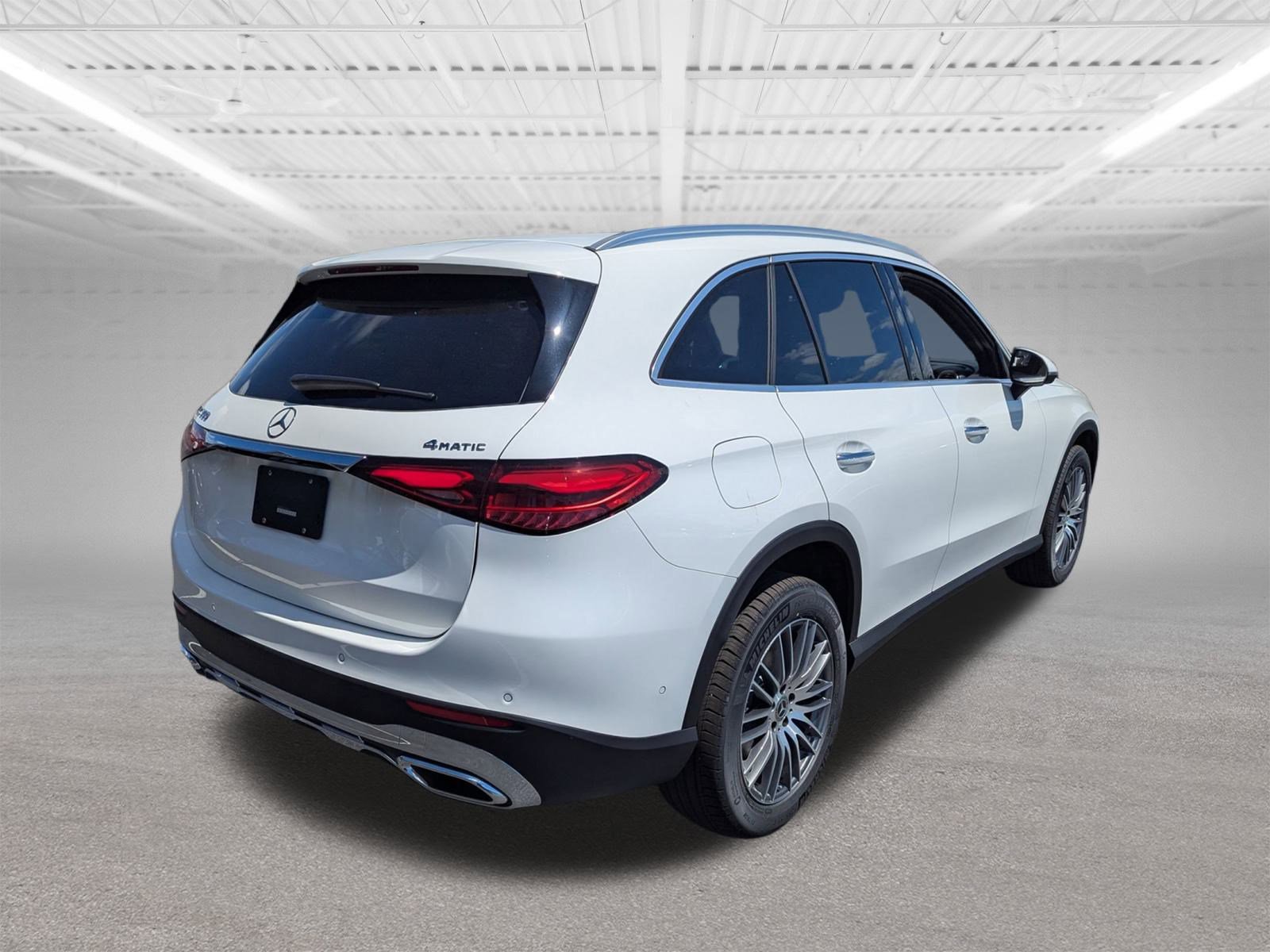2025 Mercedes Benz GLC 300 4MATIC photo 3