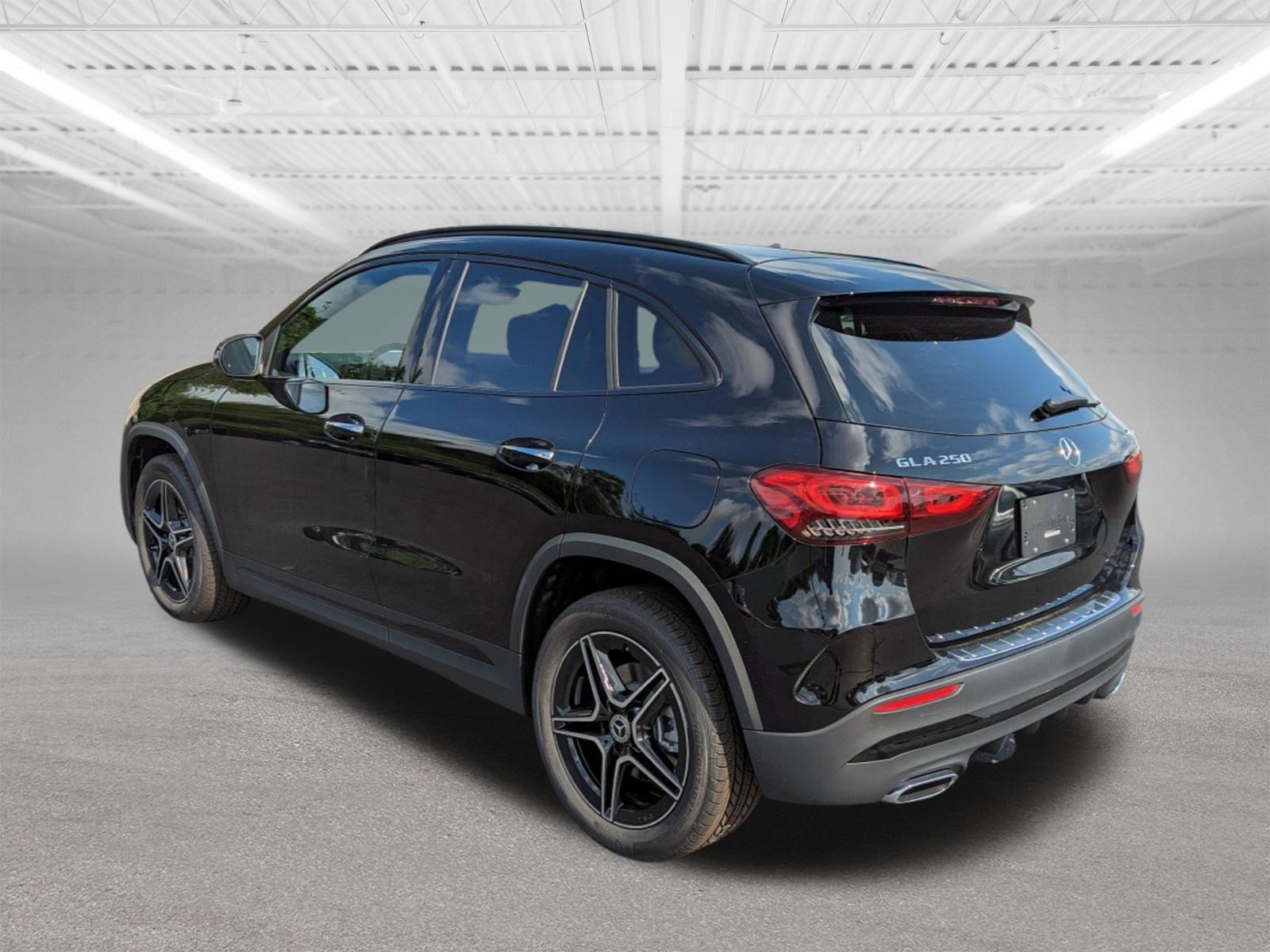 2023 Mercedes Benz GLA 250 4MATIC photo 4