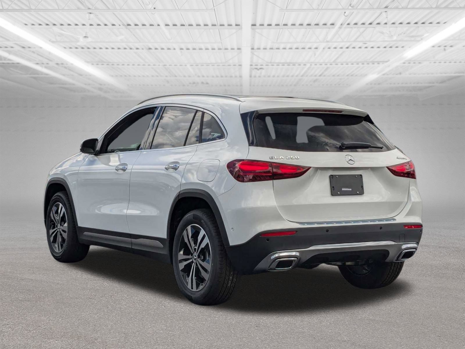 2025 Mercedes Benz GLA 250 4MATIC photo 4