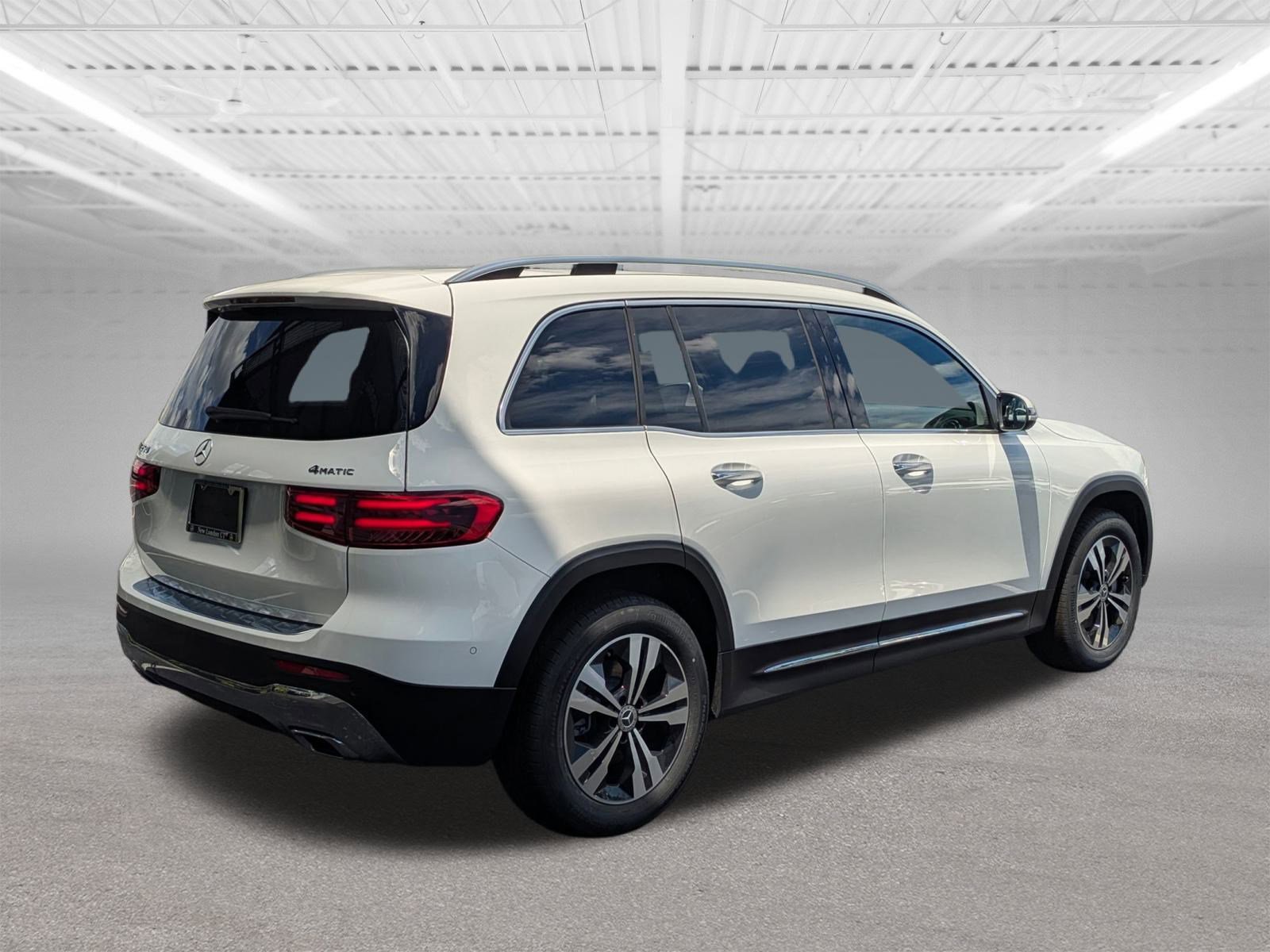 2025 Mercedes Benz GLB 250 4MATIC photo 3