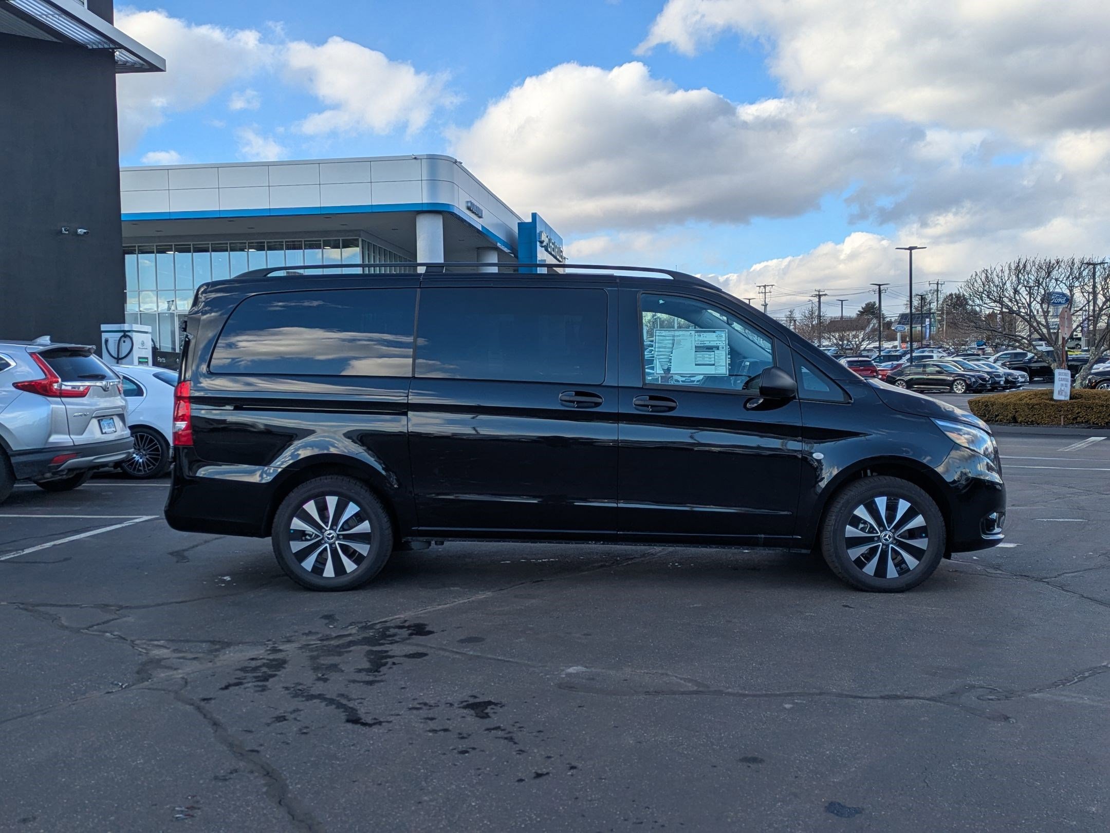 2023 Mercedes Benz Metris Passenger Van photo 2