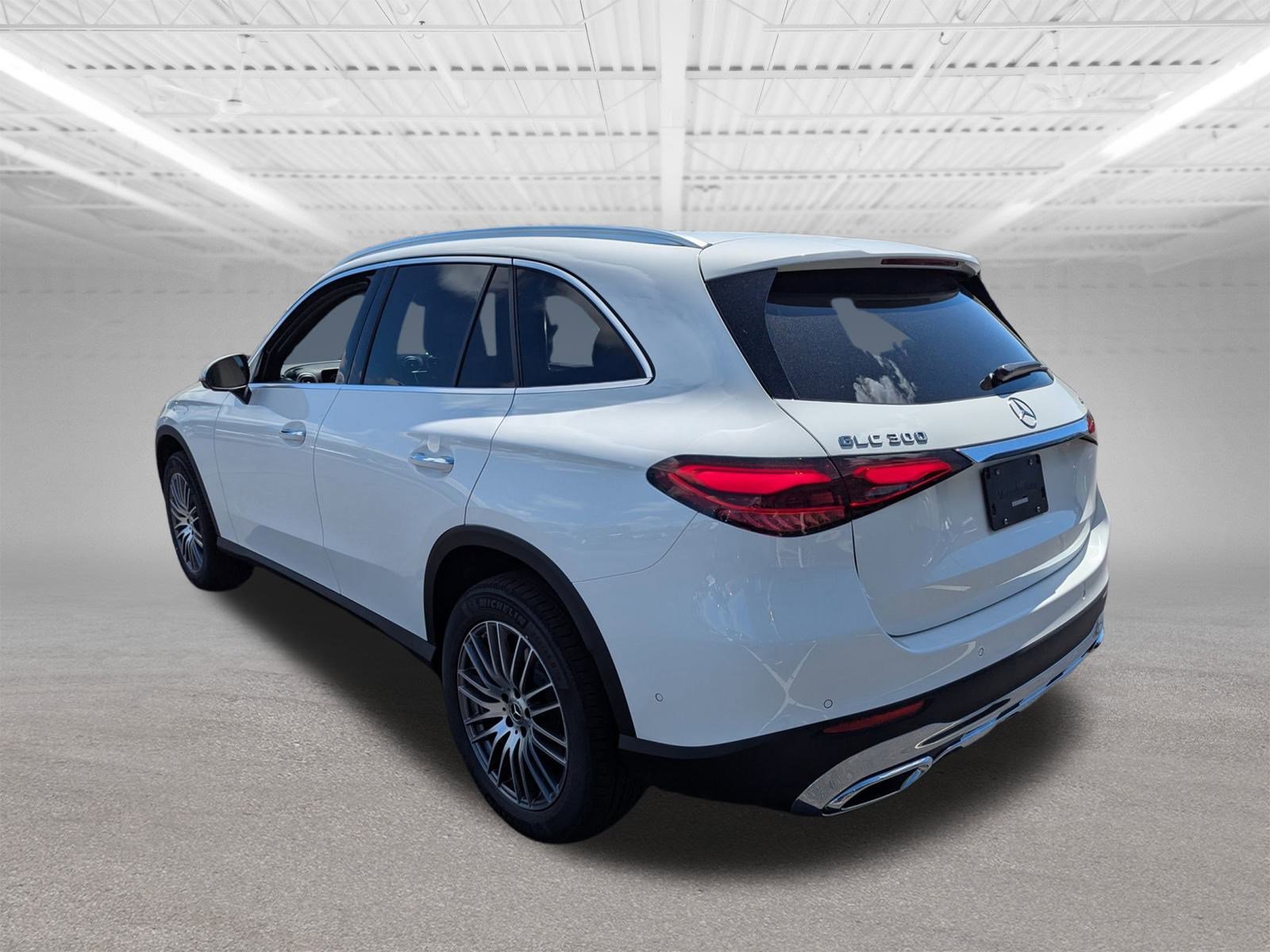 2025 Mercedes Benz GLC 300 4MATIC photo 4
