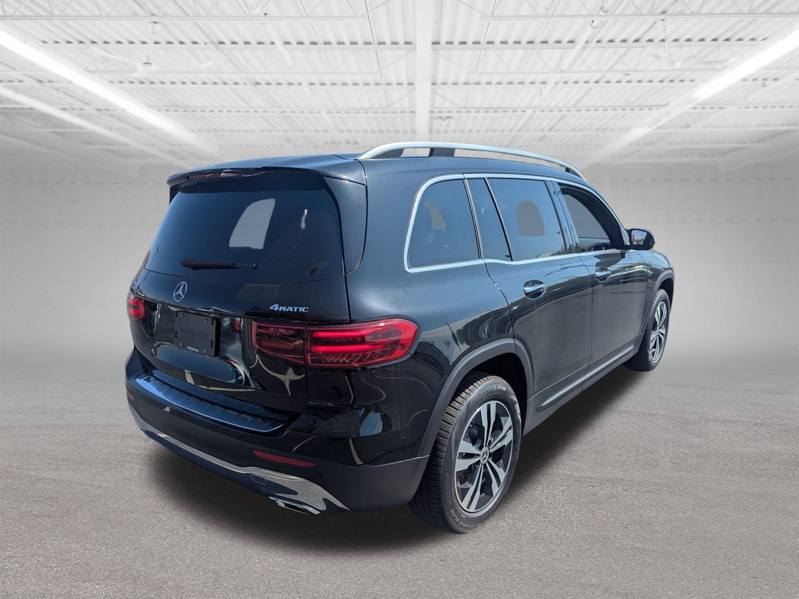 2025 Mercedes Benz GLB 250 4MATIC photo 3