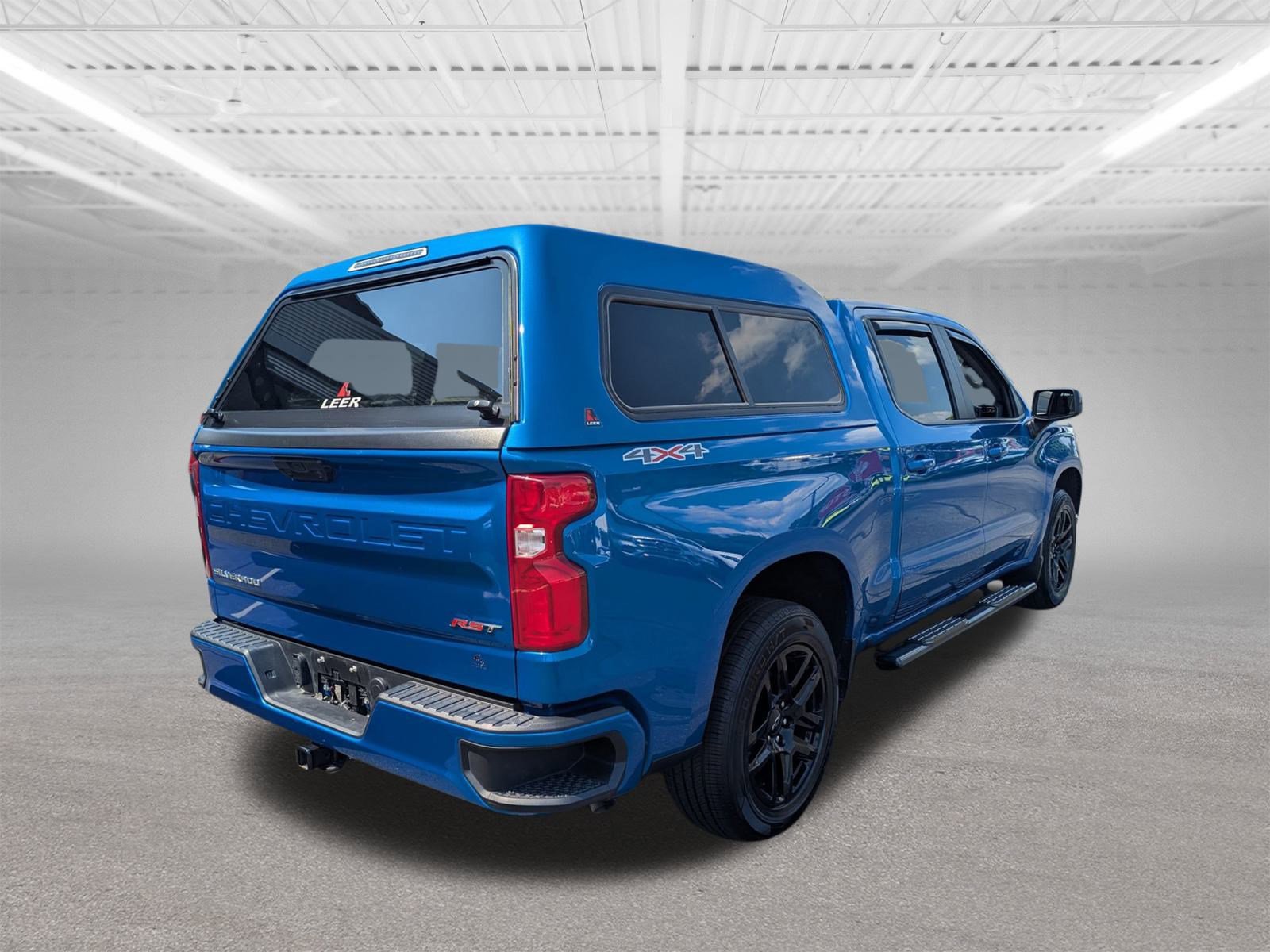 2023 Chevrolet Silverado 1500 RST photo 2