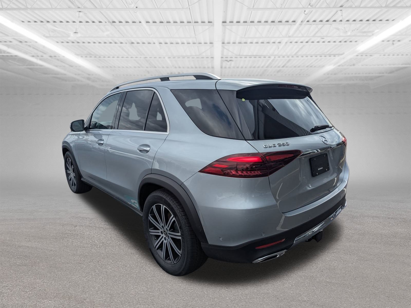 2025 Mercedes Benz GLE 350 4MATIC photo 4