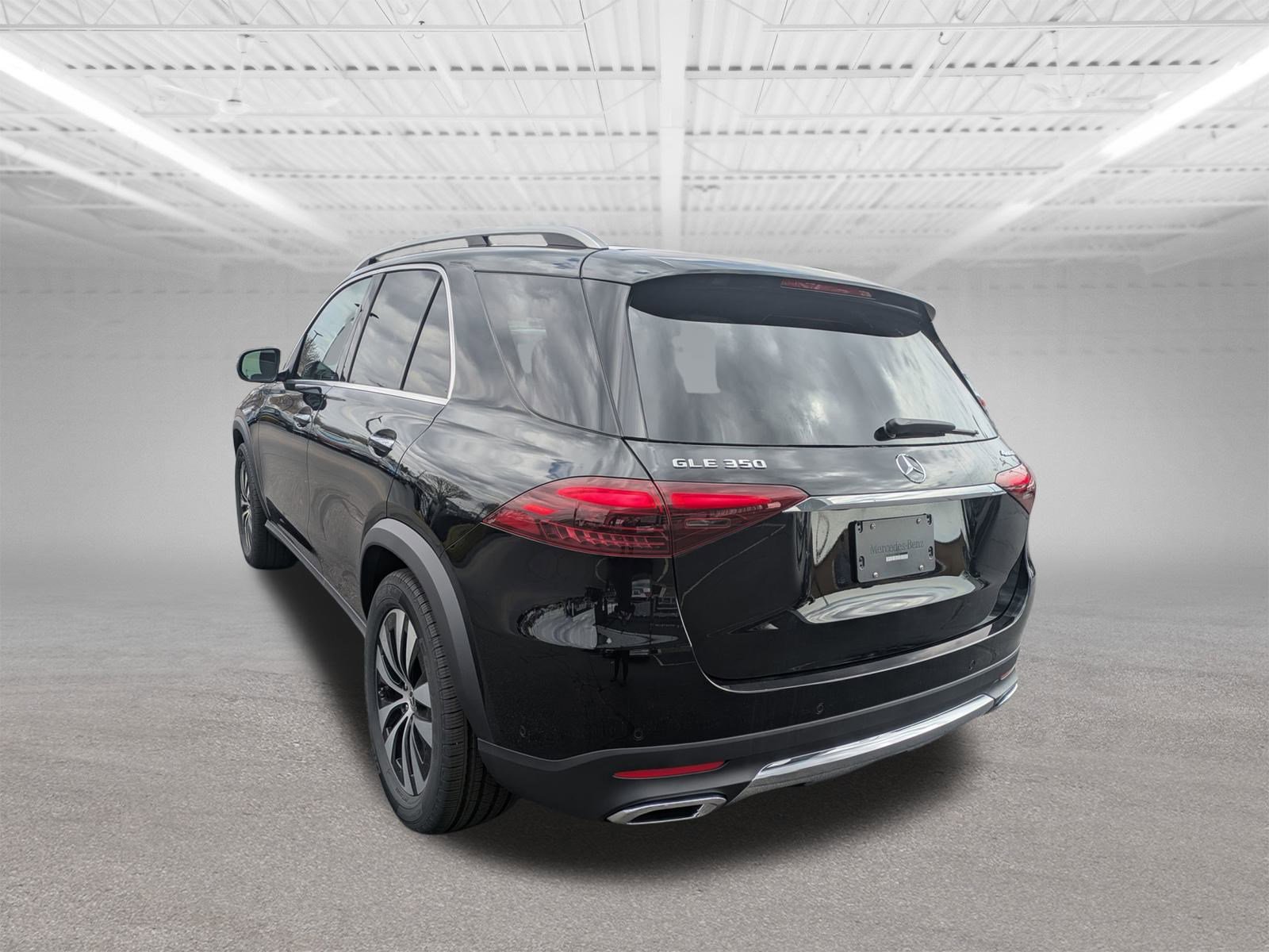 2025 Mercedes Benz GLE 350 4MATIC photo 4