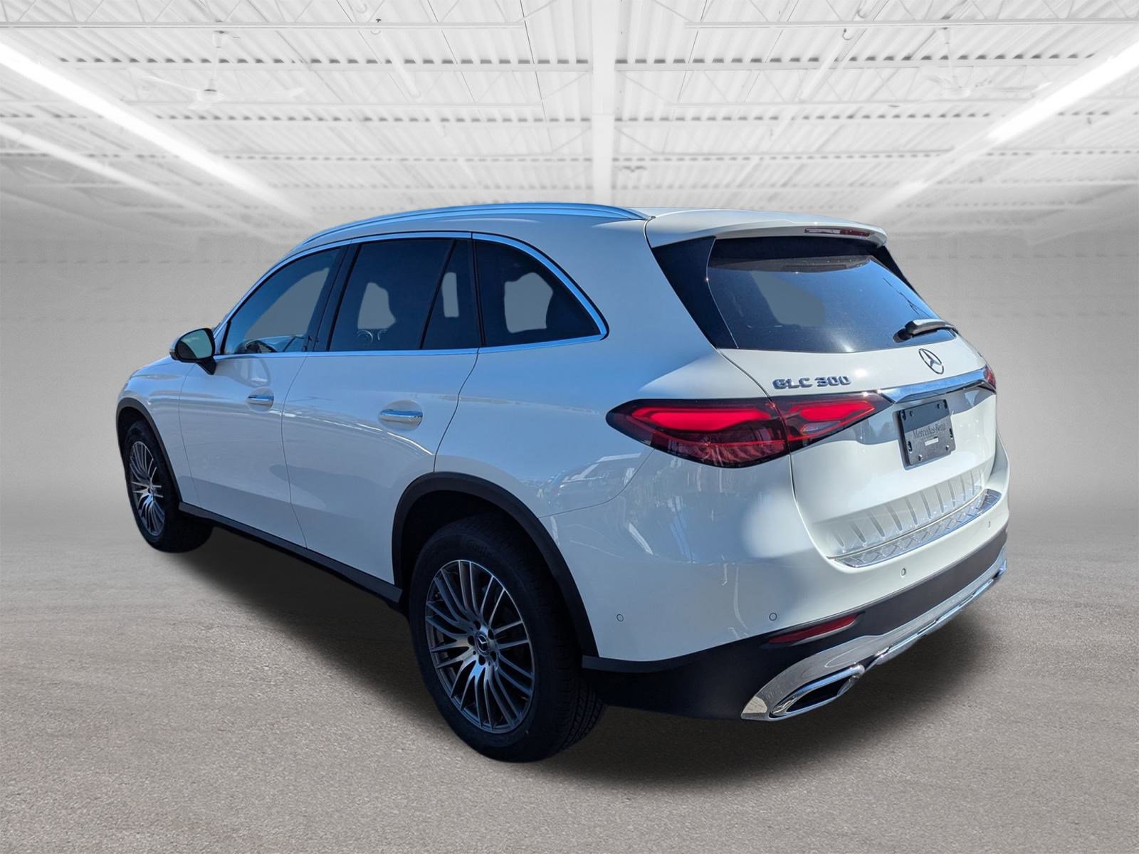 2026 Mercedes Benz GLC 300 4MATIC photo 3