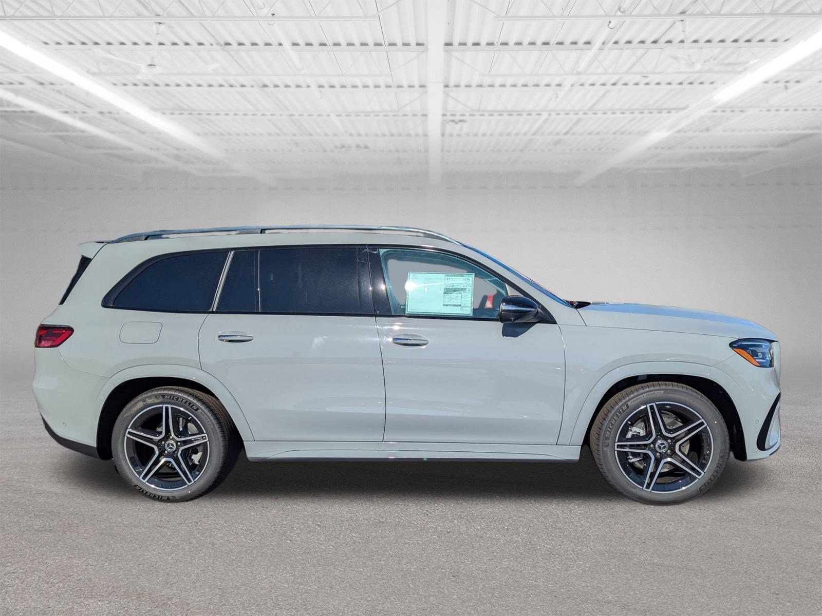 2026 Mercedes Benz GLS 450 4MATIC photo 2