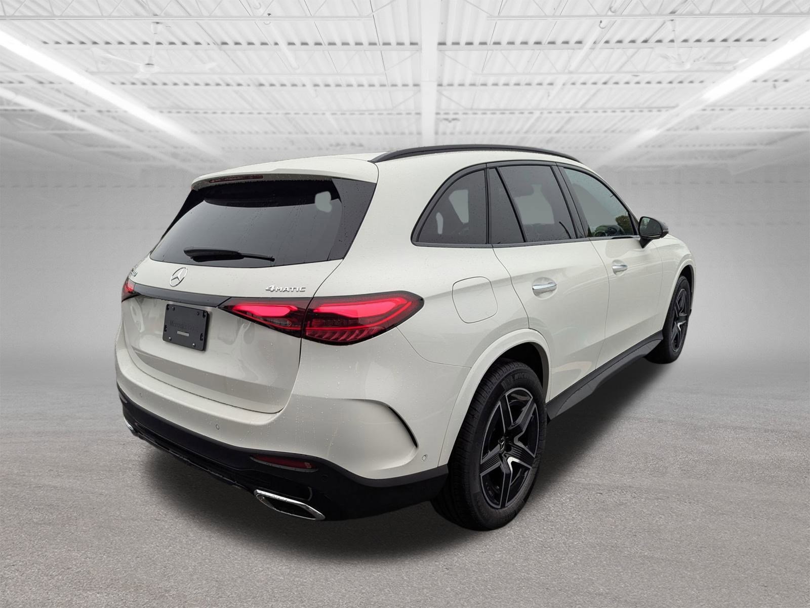 2025 Mercedes Benz GLC 300 4MATIC photo 3