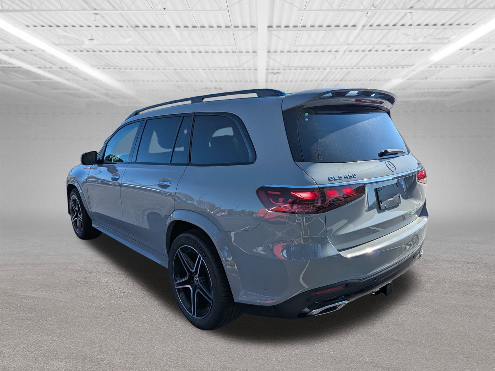 2026 Mercedes Benz GLS 450 4MATIC photo 4