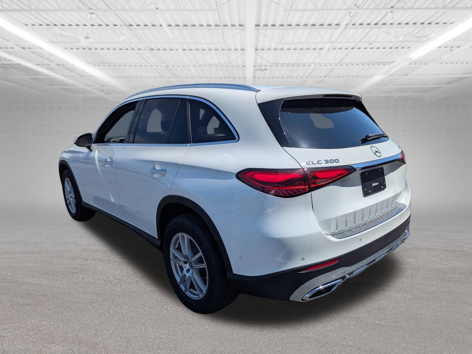 2025 Mercedes Benz GLC 300 4MATIC photo 4