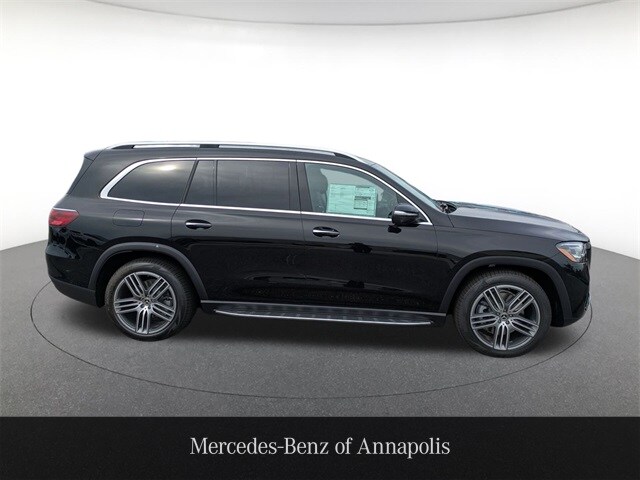 2026 Mercedes Benz GLS 450 4MATIC photo 3