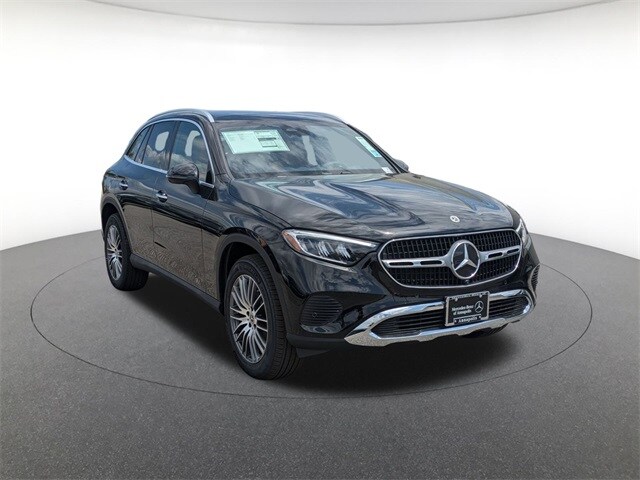 2025 Mercedes Benz GLC 300 4MATIC photo 3