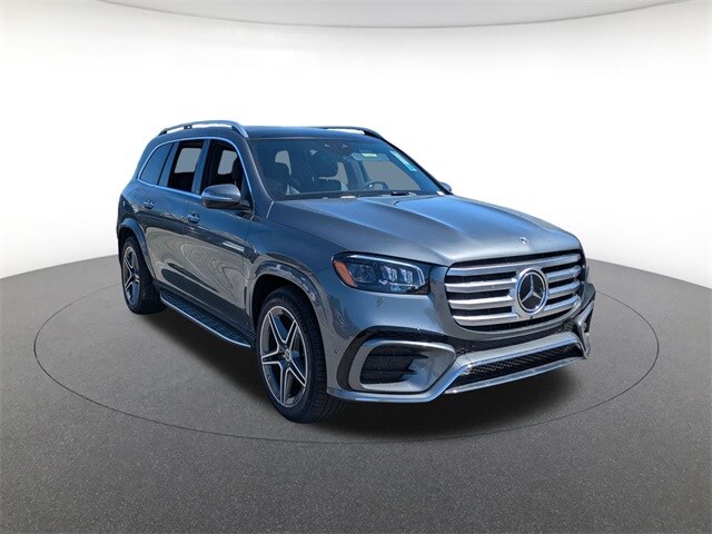 2025 Mercedes Benz GLS 450 4MATIC photo 2