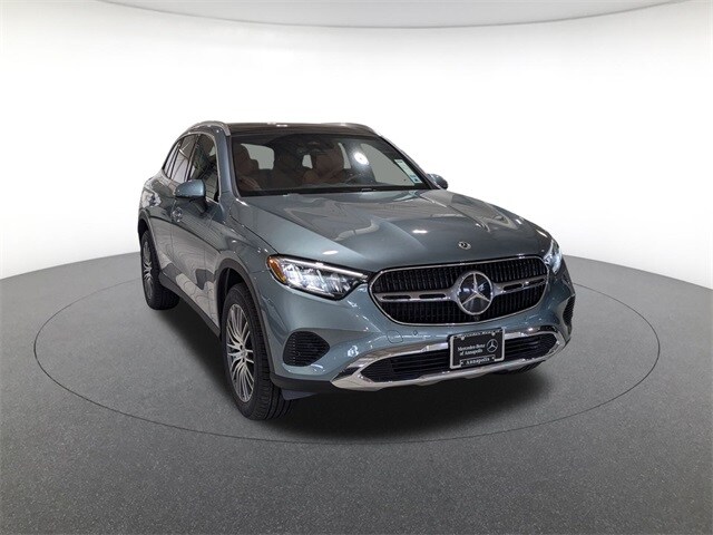 2025 Mercedes Benz GLC 300 4MATIC photo 3
