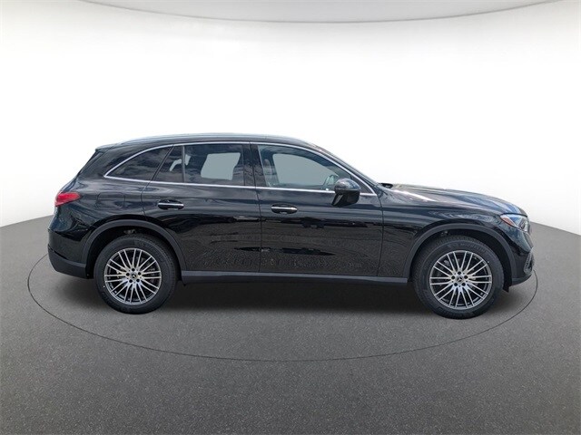2025 Mercedes Benz GLC 300 4MATIC photo 4