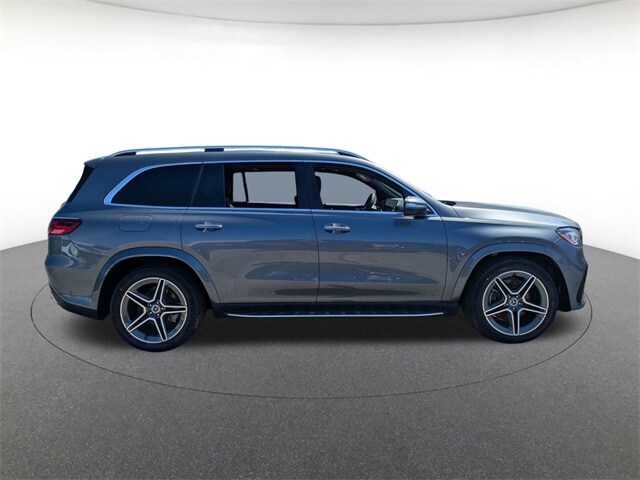 2025 Mercedes Benz GLS 450 4MATIC photo 3