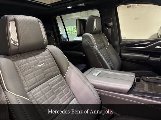 2024 Cadillac Escalade ESV V-Series photo 2
