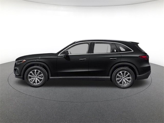 2025 Mercedes Benz GLC 300 4MATIC photo 3