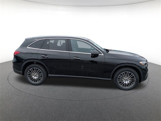 2026 Mercedes Benz GLC 300 4MATIC photo 4