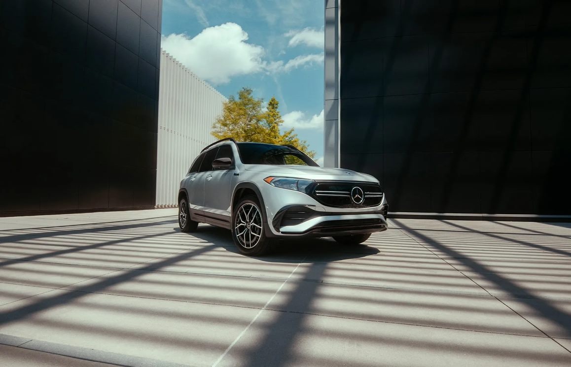 2023 Mercedes-Benz EQB SUV.jpg