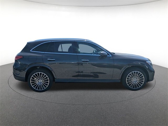 2025 Mercedes Benz GLC 300 4MATIC photo 3
