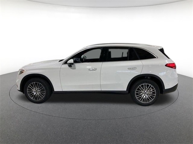 2025 Mercedes-Benz GLC Base's photo