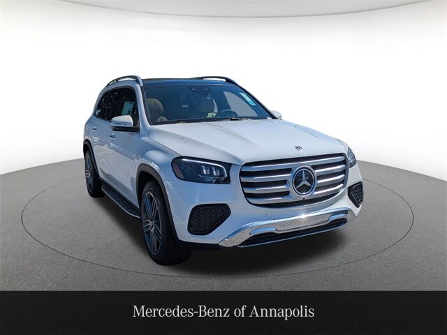 2026 Mercedes Benz GLS 450 4MATIC photo 3