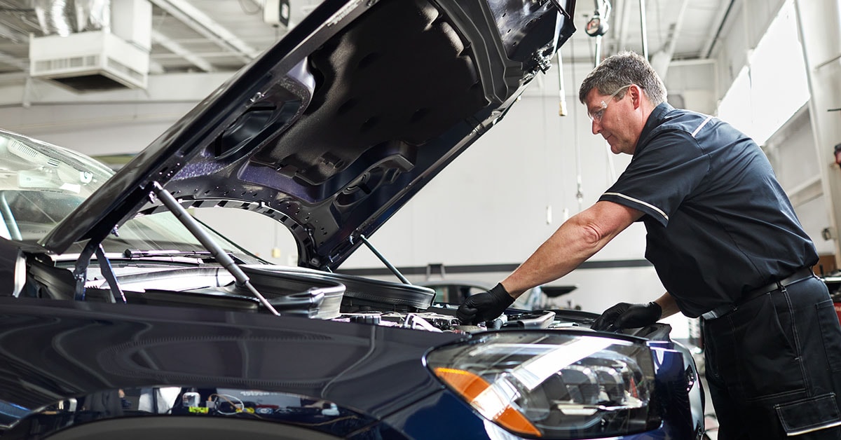 Mercedes_Service_UnderTheHood_2_1200x628.jpg