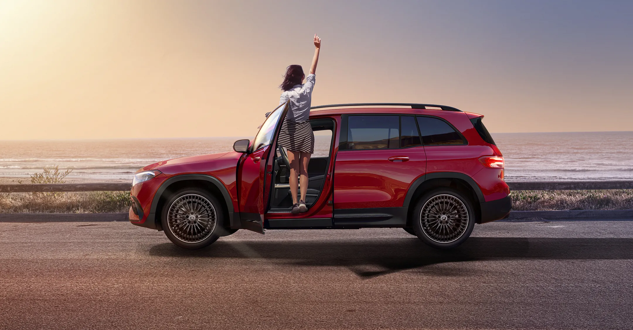 2024%20Mercedes-Benz%20EQB.webp