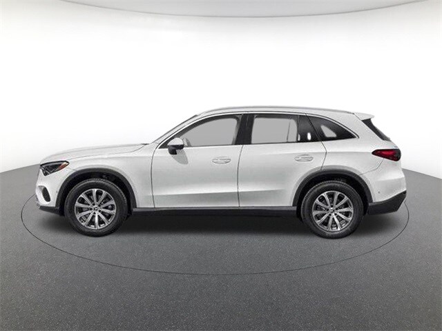 2025 Mercedes Benz GLC 300 4MATIC photo 3