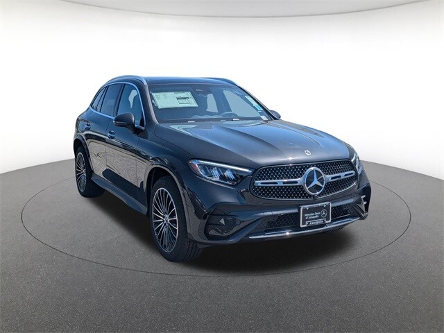2025 Mercedes Benz GLC 300 4MATIC photo 2